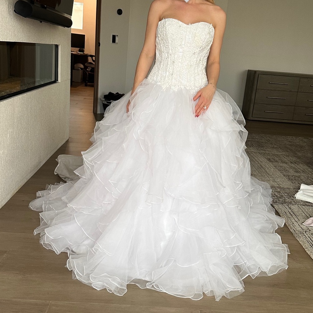Oleg Casinni bridal gown